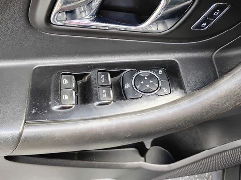 Used 2017 Ford Taurus Limited FWD image 13