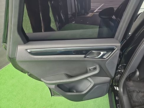 Used 2015 Porsche Macan S AWD/4WD image 37