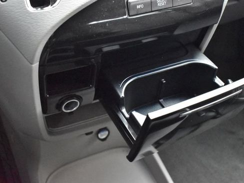 Used 2014 Toyota Sienna LE FWD image 16