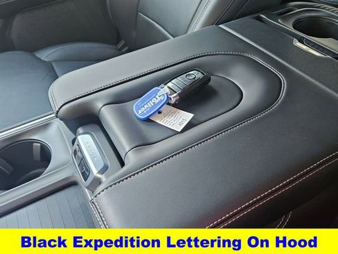 New 2025 Ford Expedition Platinum w/ Stealth Performance Package image 32