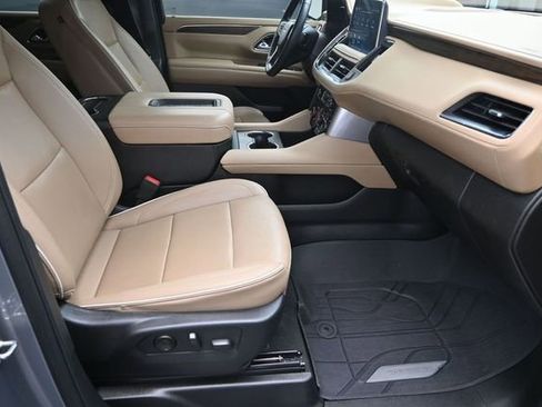 Used 2024 Chevrolet Tahoe Premier w/ Premium Package AWD/4WD image 45