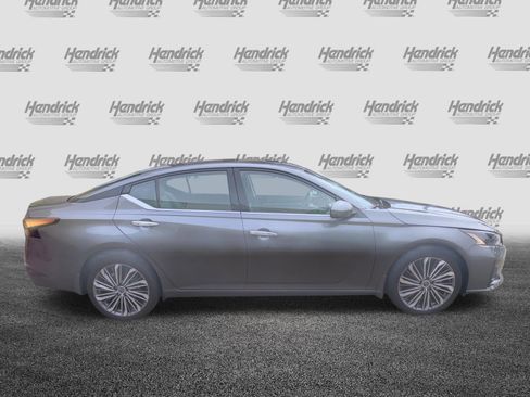 Used 2025 Nissan Altima 2.5 SL AWD/4WD image 11