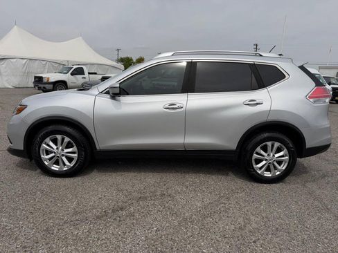 Used 2016 Nissan Rogue SV image 10