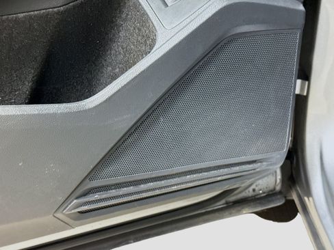 Used 2022 Volkswagen Tiguan SE R-Line image 25