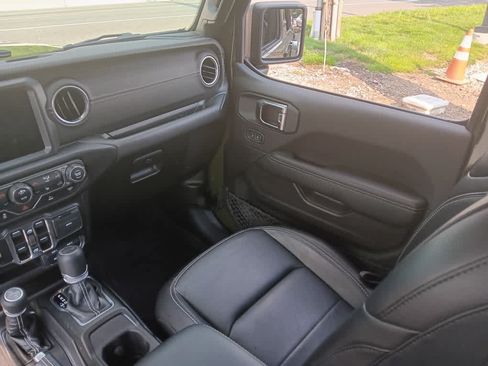 Used 2023 Jeep Wrangler Unlimited Sahara w/ Cold Weather Group AWD/4WD image 14