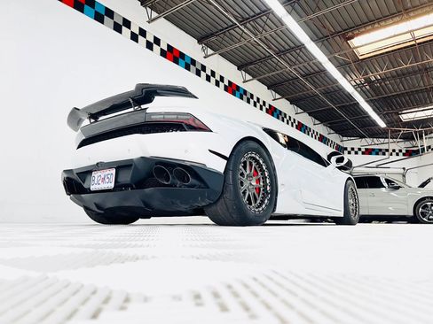 Used 2015 Lamborghini Huracan LP 610-4 image 11