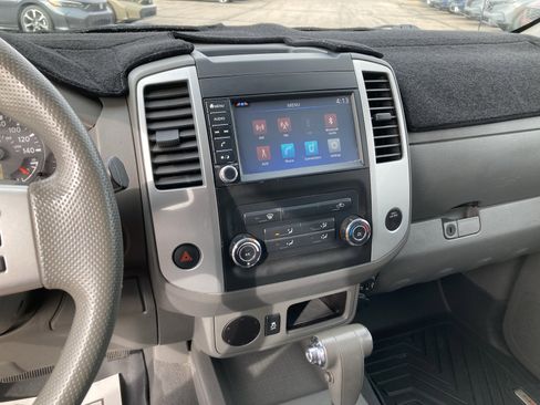 Used 2019 Nissan Frontier SV image 19