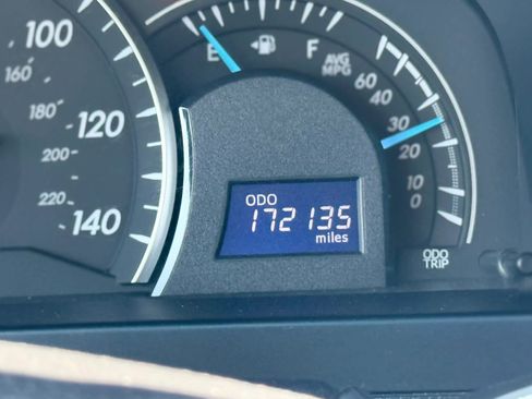 Used 2014 Toyota Camry LE image 18