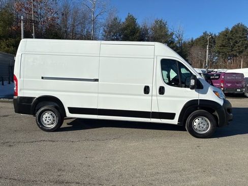 Used 2023 RAM ProMaster 2500 FWD image 2