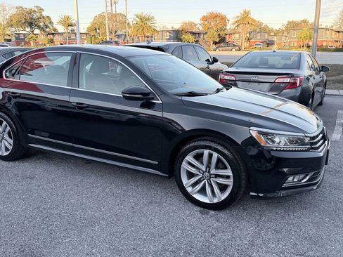 Used 2017 Volkswagen Passat 3.6 SEL Premium image 7