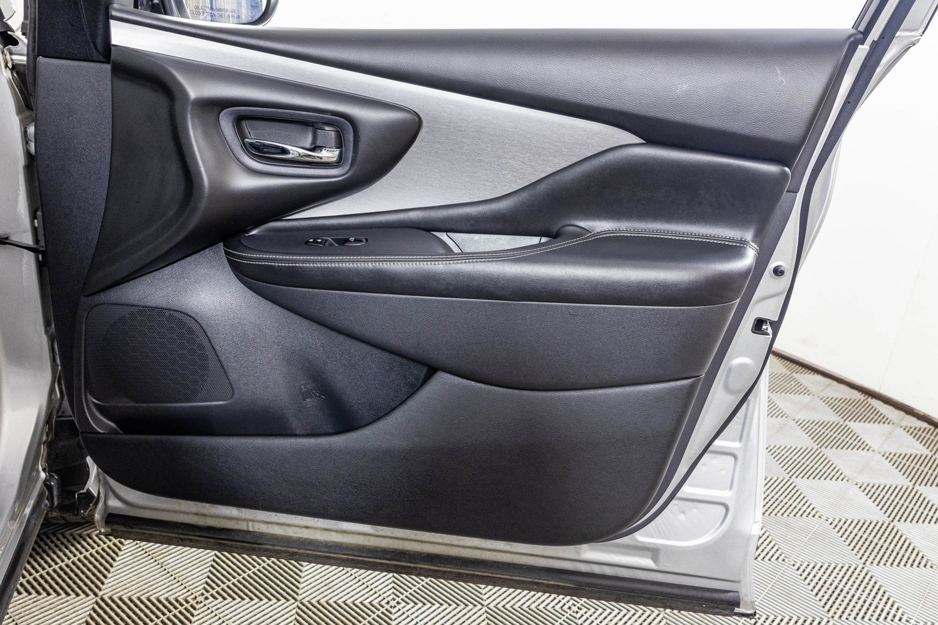 Used 2019 Nissan Murano S AWD/4WD image 45