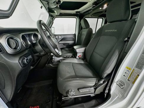 Used 2019 Jeep Wrangler Unlimited Sahara AWD/4WD image 24