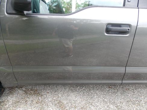 Used 2017 Ford F150 XLT AWD/4WD image 24