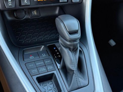 New 2025 Toyota RAV4 XLE image 19