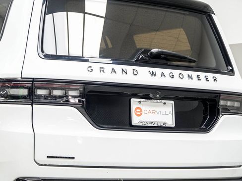 Used 2023 Jeep Grand Wagoneer Series III w/ Quick Order Packagew 28T AWD/4WD image 13