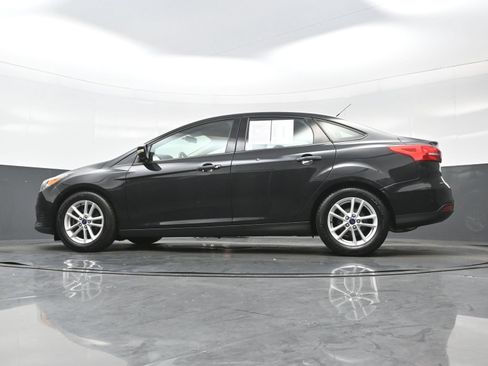 Used 2015 Ford Focus SE FWD image 25