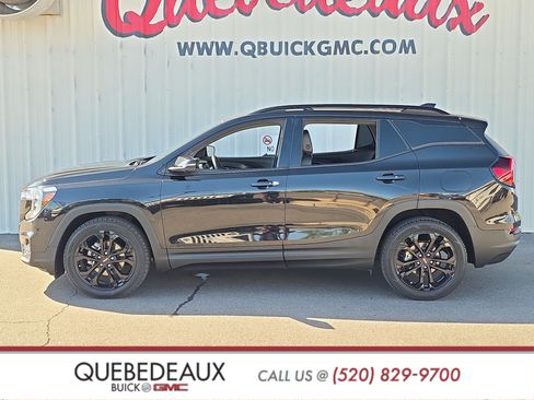 Used 2022 GMC Terrain SLT w/ Tech Package FWD image 4