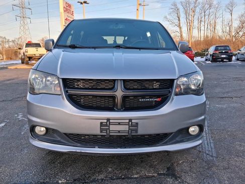 Used 2014 Dodge Grand Caravan SXT image 2
