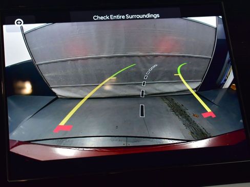 Used 2024 Jeep Grand Cherokee L Altitude image 13