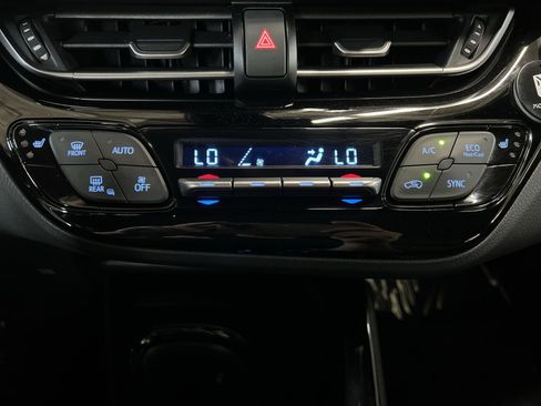 Used 2019 Toyota C-HR Limited FWD image 20