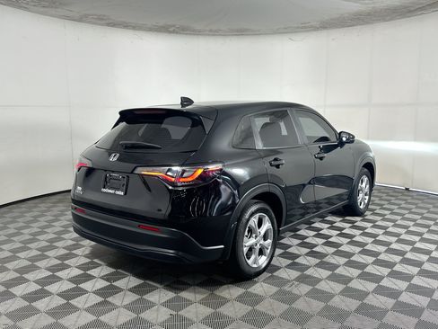Used 2025 Honda HR-V LX image 3