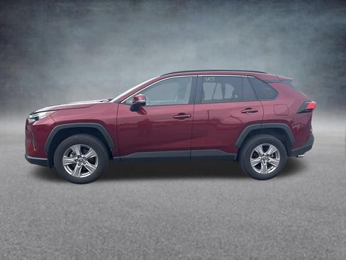 Used 2025 Toyota RAV4 XLE AWD/4WD image 2