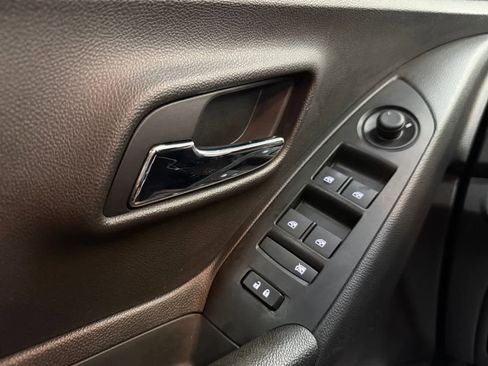 Used 2021 Chevrolet Trax LS w/ Tint and Cruise Package image 11