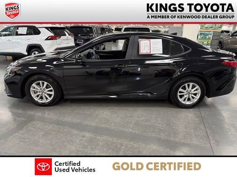 Used 2025 Toyota Camry LE FWD image 5