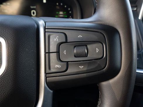 Used 2023 GMC Yukon XL SLT image 16