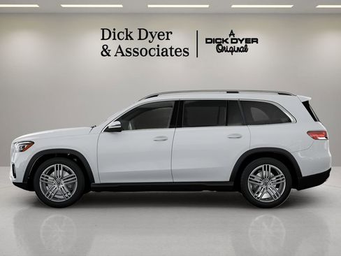 Used 2025 Mercedes-Benz GLS 450 4MATIC image 23