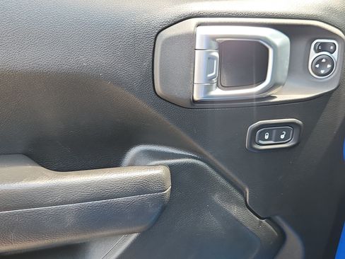 Used 2023 Jeep Wrangler Unlimited Sport AWD/4WD image 8