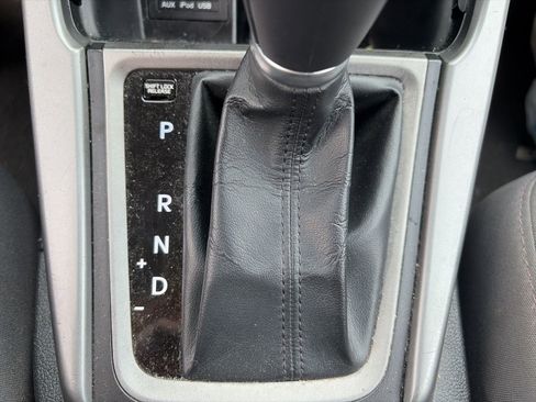 Used 2016 Hyundai Elantra SE image 18