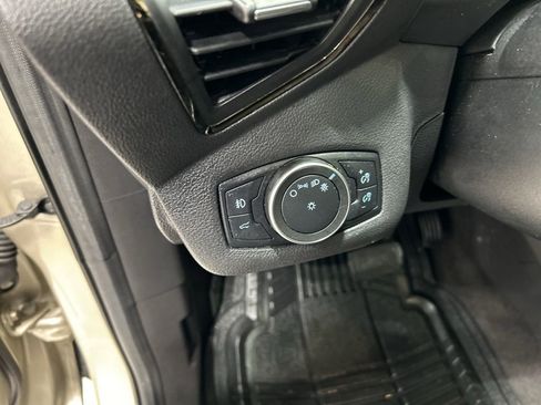 Used 2018 Ford Escape Titanium image 12