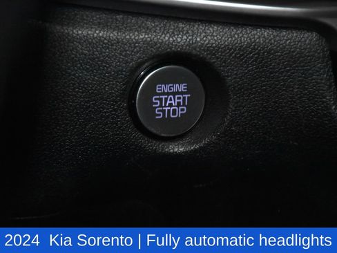 Used 2024 Kia Sorento S image 14