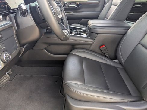 Certified 2025 Chevrolet Suburban Z71 image 26