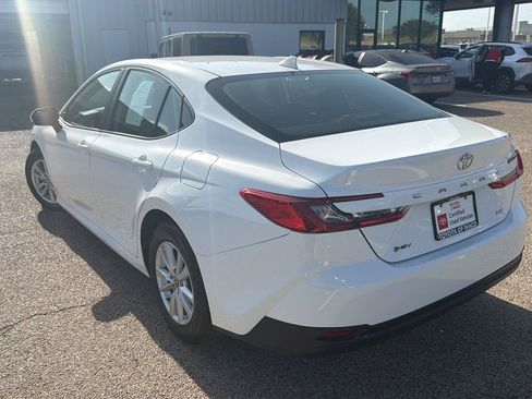 Used 2025 Toyota Camry LE FWD image 5
