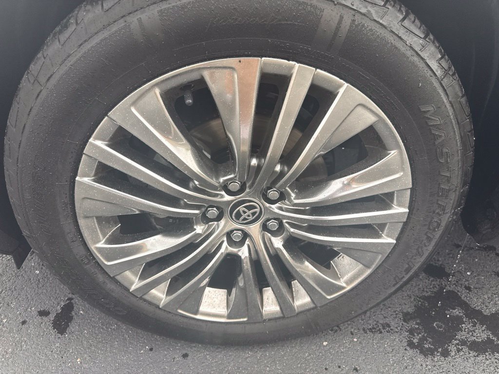 Certified 2023 Toyota Venza Limited AWD/4WD image 3