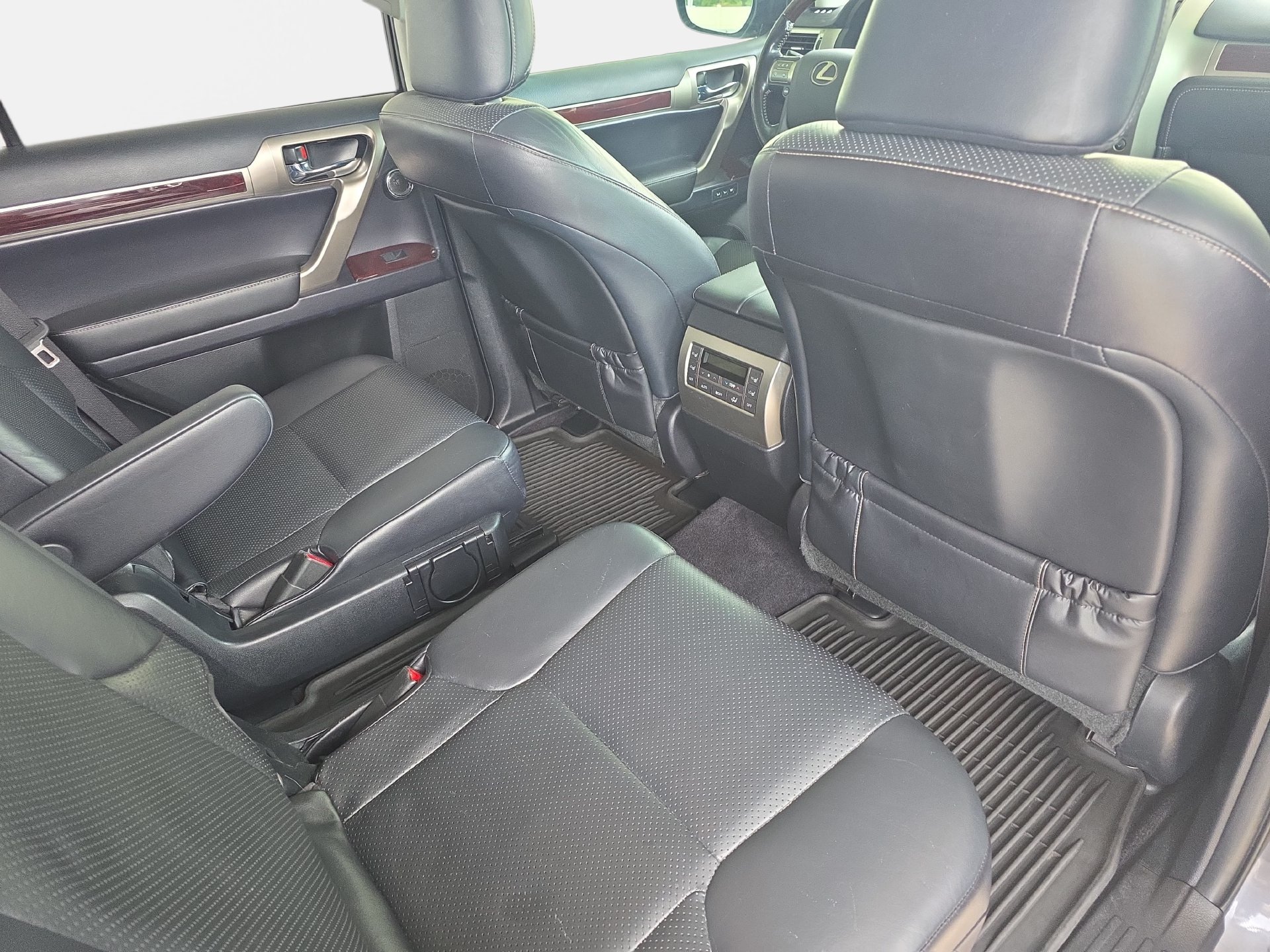 Used 2017 Lexus GX 460 Luxury w/ Preferred Accessory Package AWD/4WD image 11