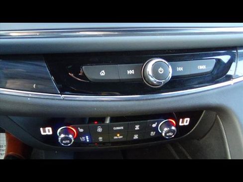 Used 2024 Buick Enclave Premium image 32