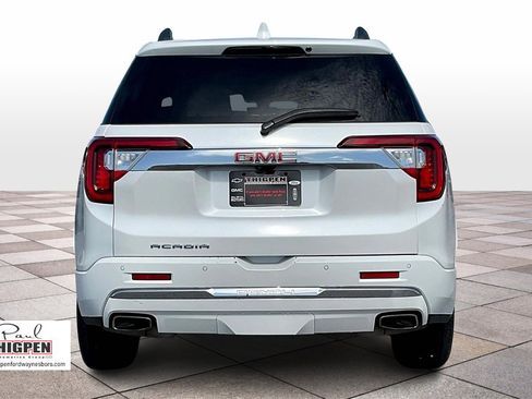 Used 2023 GMC Acadia Denali w/ Denali Ultimate Package image 4