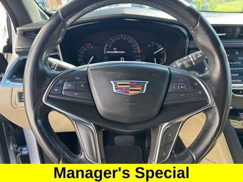 Used 2019 Cadillac XT5 FWD image 17