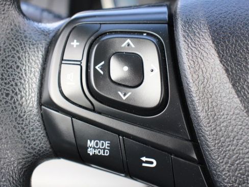 Used 2016 Toyota Camry LE image 23