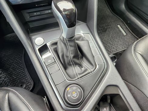 Certified 2024 Volkswagen Tiguan SE image 39