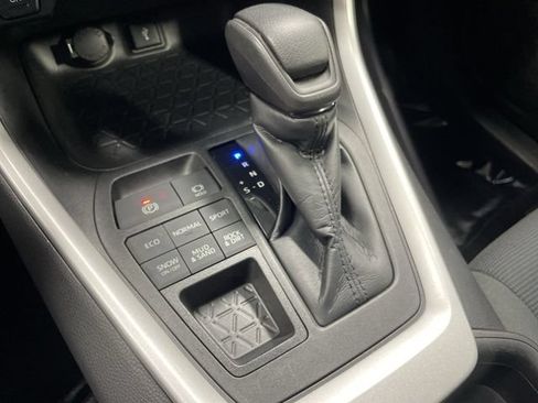 Used 2021 Toyota RAV4 LE w/ Carpet Mat Package (TMS) AWD/4WD image 22