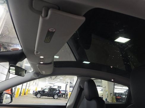 Used 2023 Tesla Model Y Long Range image 3