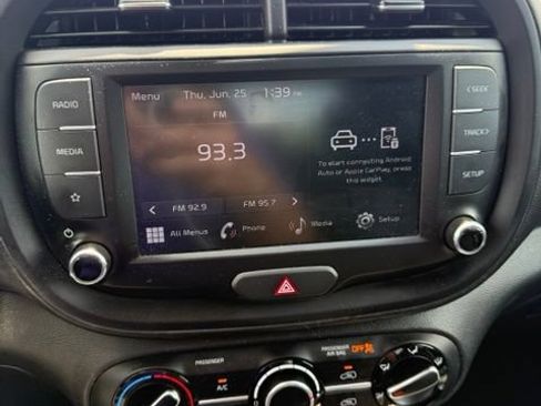 Used 2024 Kia Soul LX FWD image 11