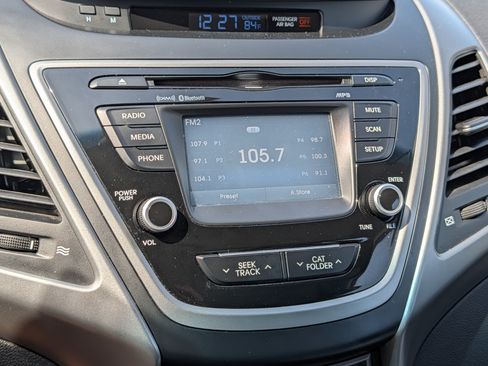Used 2015 Hyundai Elantra SE w/ Option Group 03 FWD image 22
