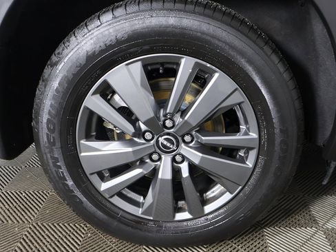 Used 2024 Nissan Pathfinder S image 20