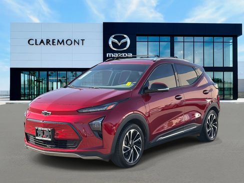 Used 2022 Chevrolet Bolt EUV Premier w/ Sun & Sound Package image 3