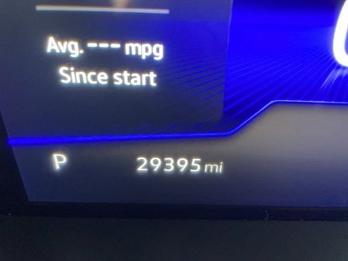 Certified 2022 Volkswagen Taos SE image 12